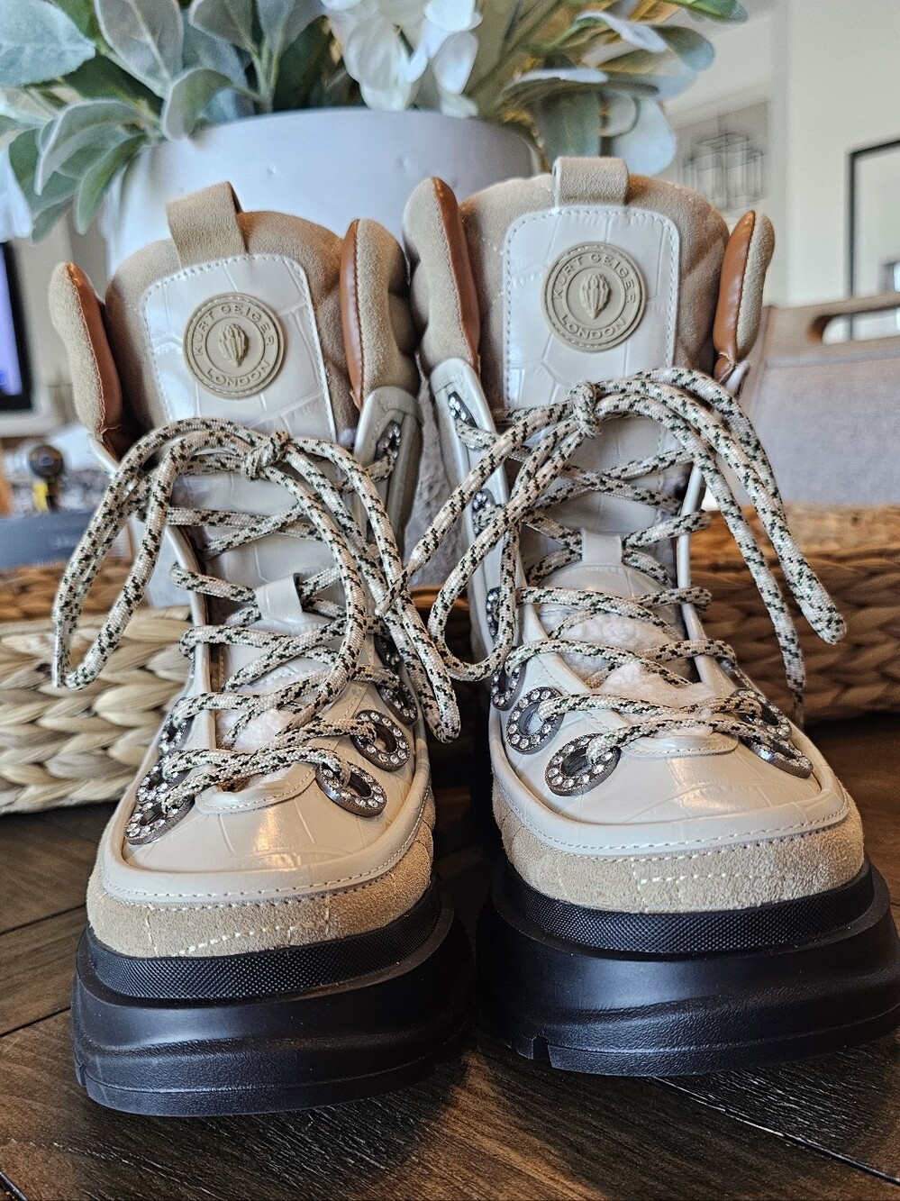 👁Kurt Geiger👁 Cream/Tan Lace-Up Platform Suede Boots Women's Sz 5.5 10 & 11
